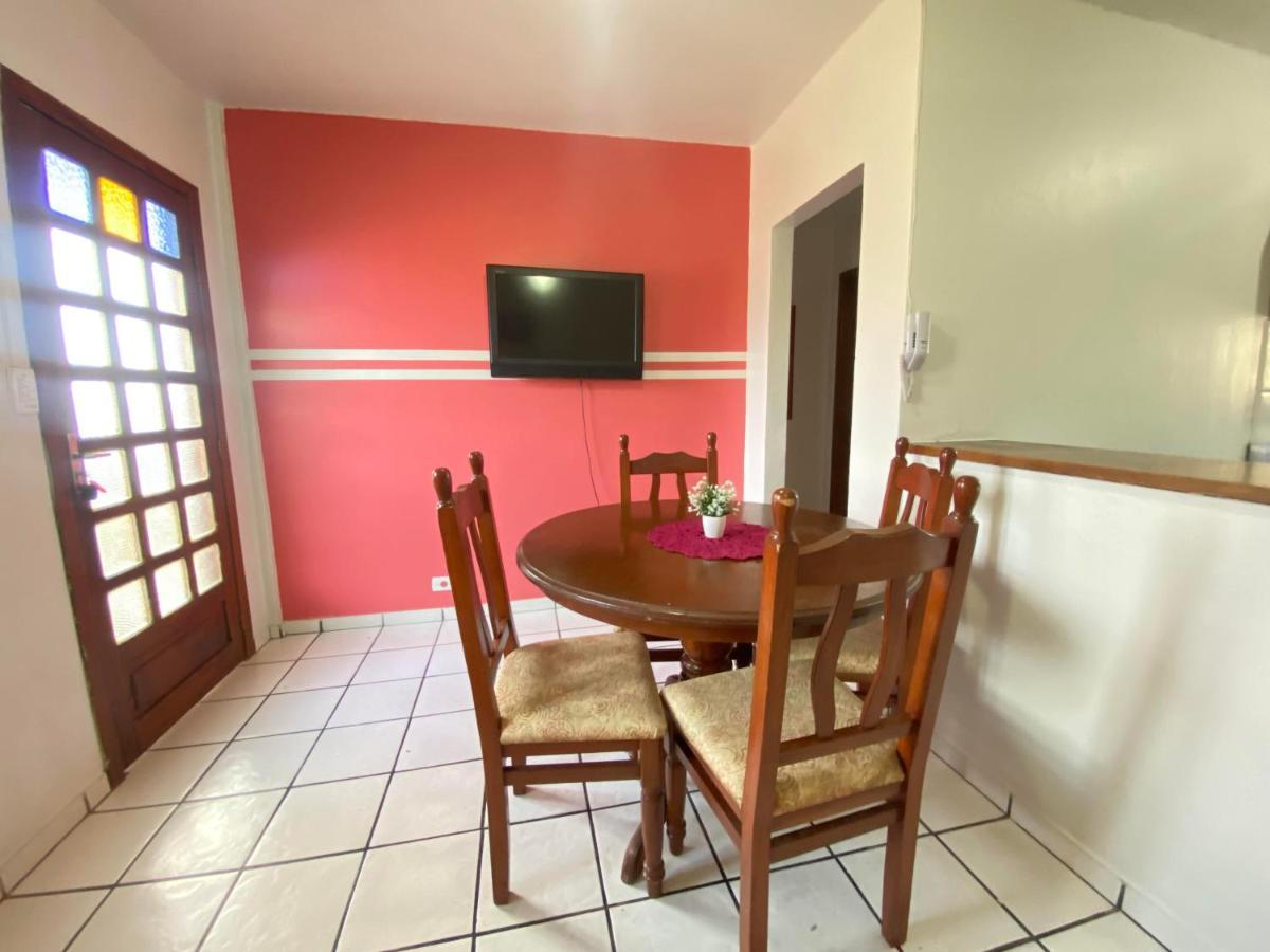 דירות בומבינאס Residencial Flamingo מראה חיצוני תמונה