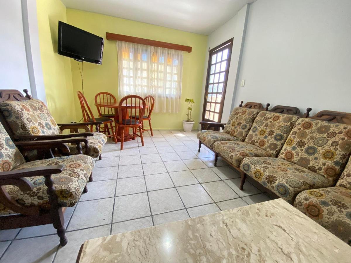 דירות בומבינאס Residencial Flamingo מראה חיצוני תמונה
