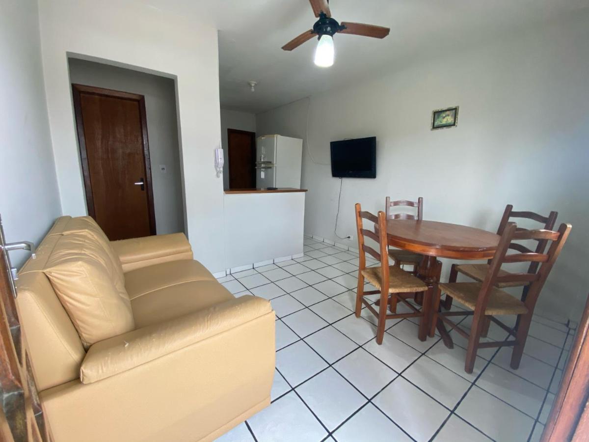 דירות בומבינאס Residencial Flamingo מראה חיצוני תמונה